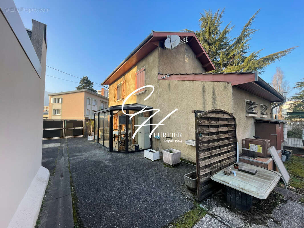 Maison à ECHIROLLES