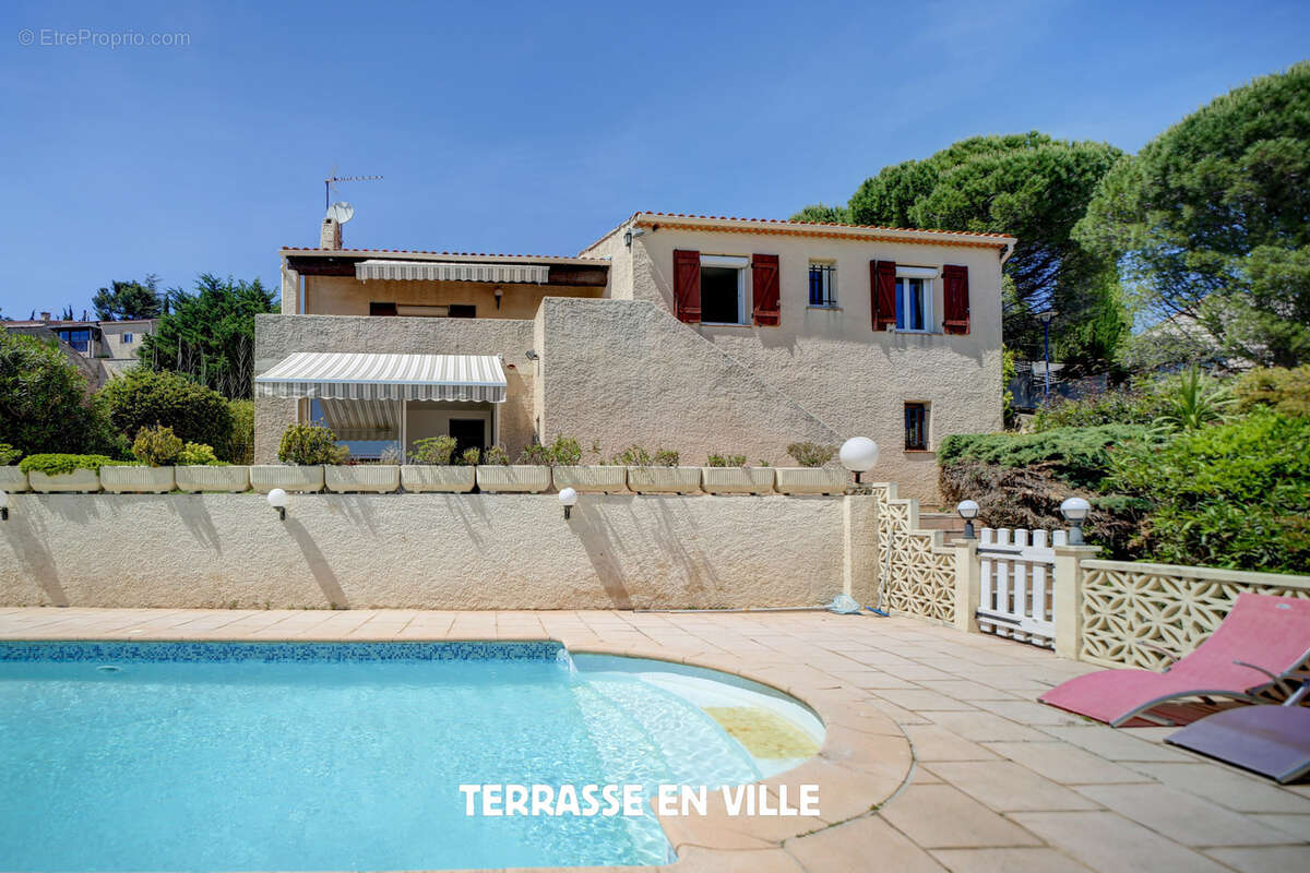 Maison à CARNOUX-EN-PROVENCE