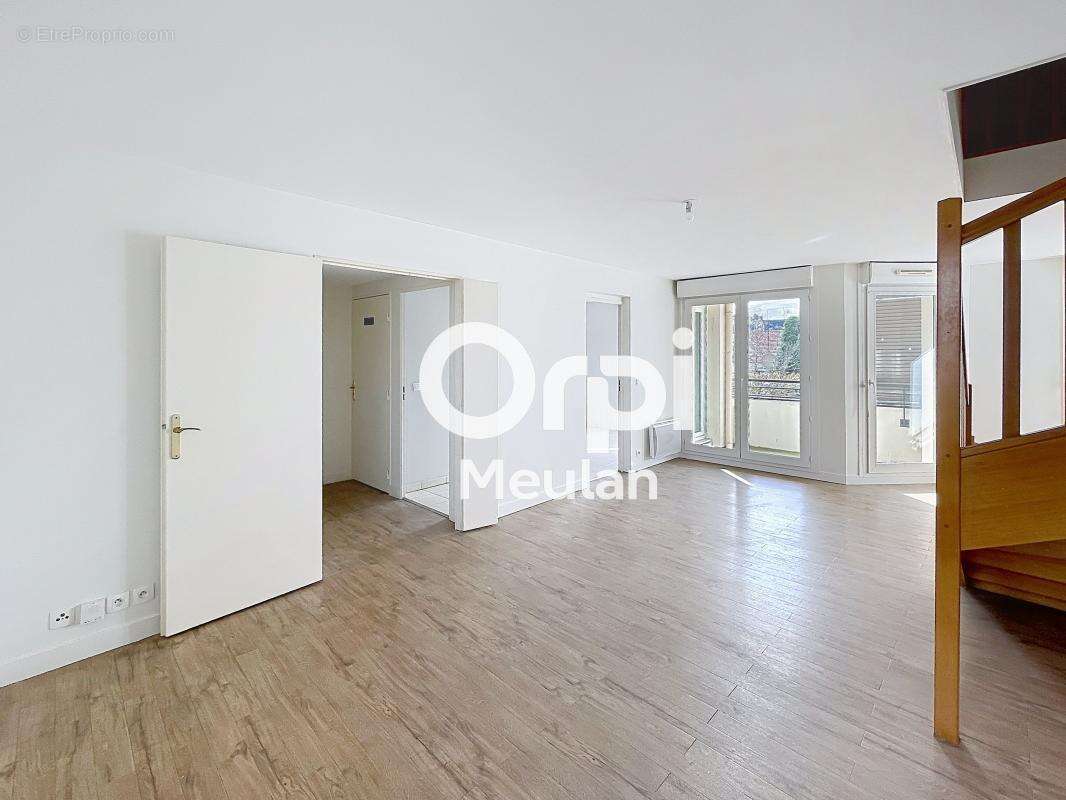 Appartement à LES MUREAUX