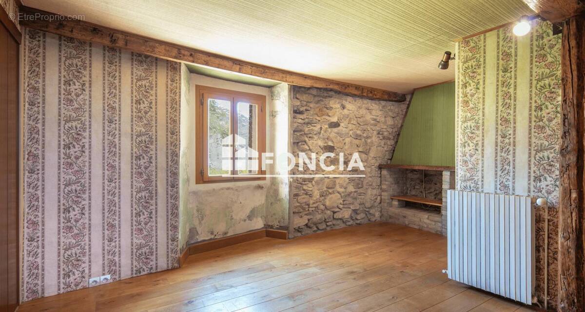 Maison à LA MOTTE-D'AVEILLANS