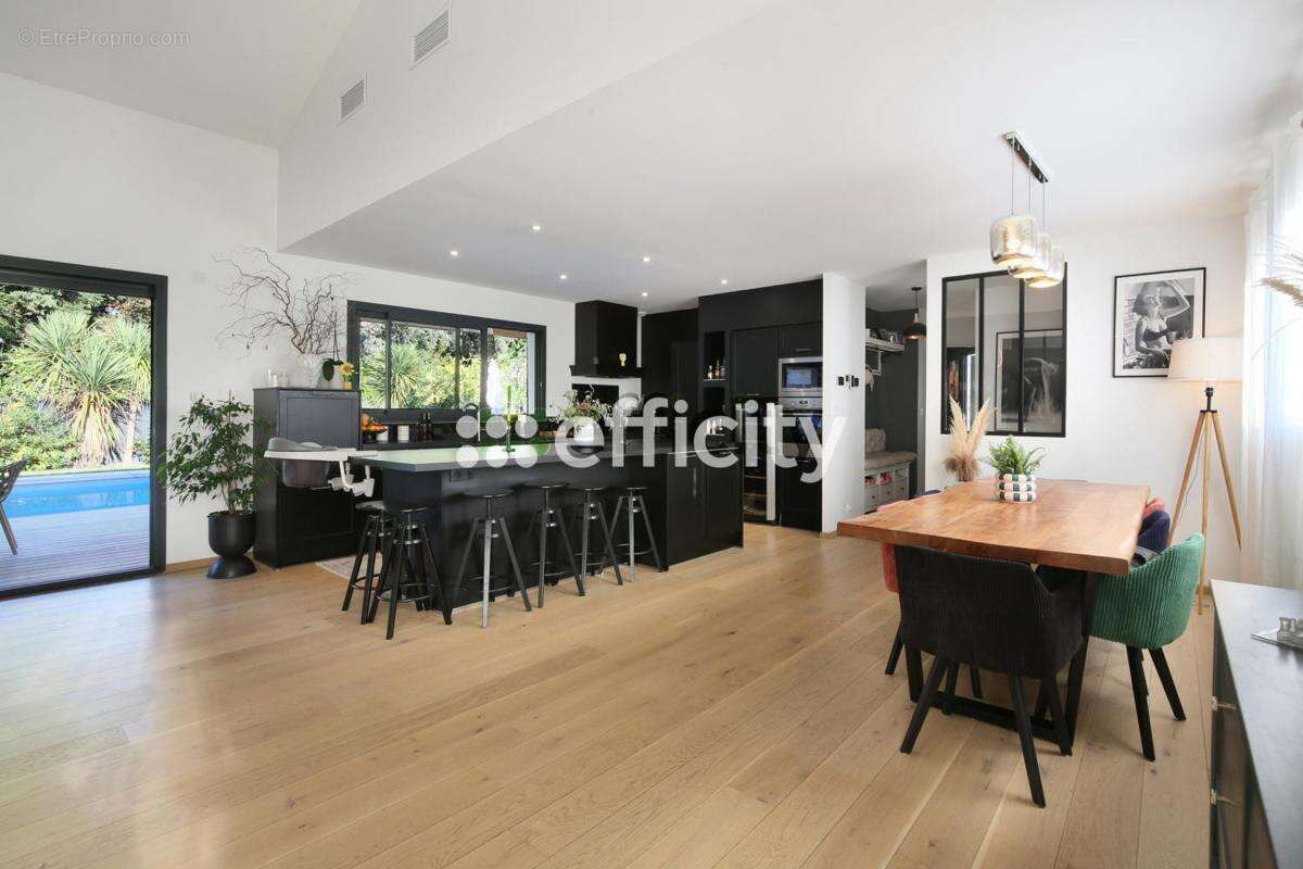 Maison à SAINTE-FOY-D&#039;AIGREFEUILLE