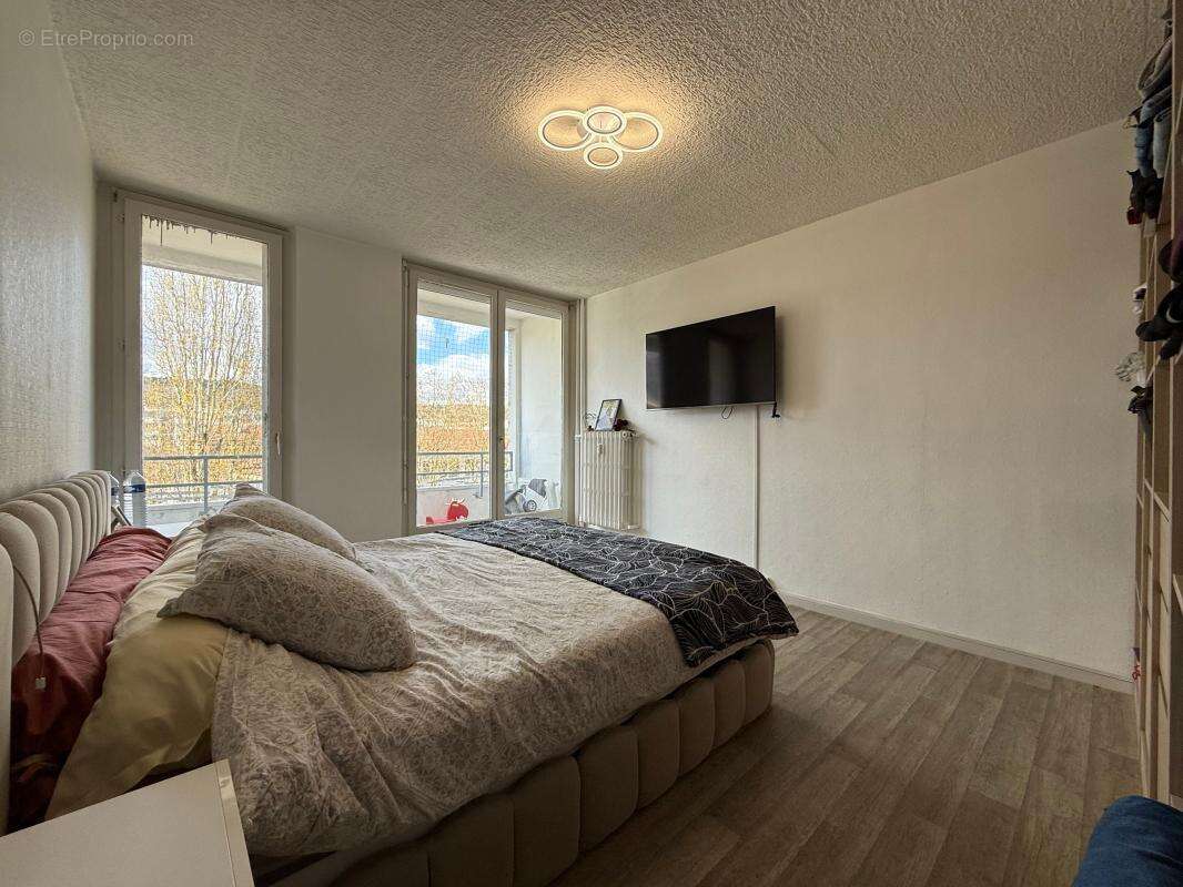 Appartement à CHENOVE
