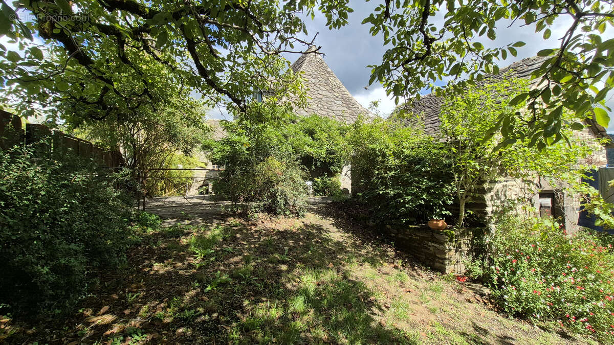 Maison à LACROIX-BARREZ