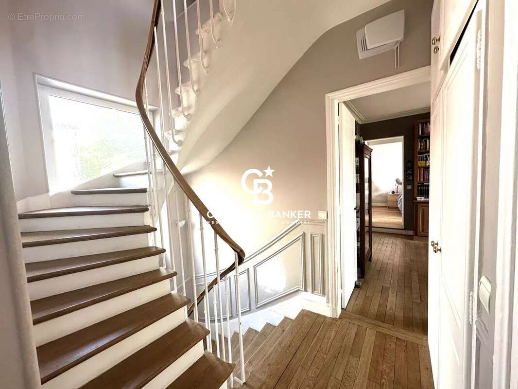 Maison à LE VESINET