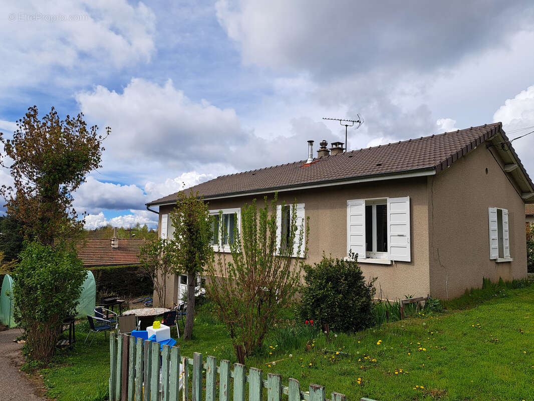 Maison à LE CHAMBON-SUR-LIGNON