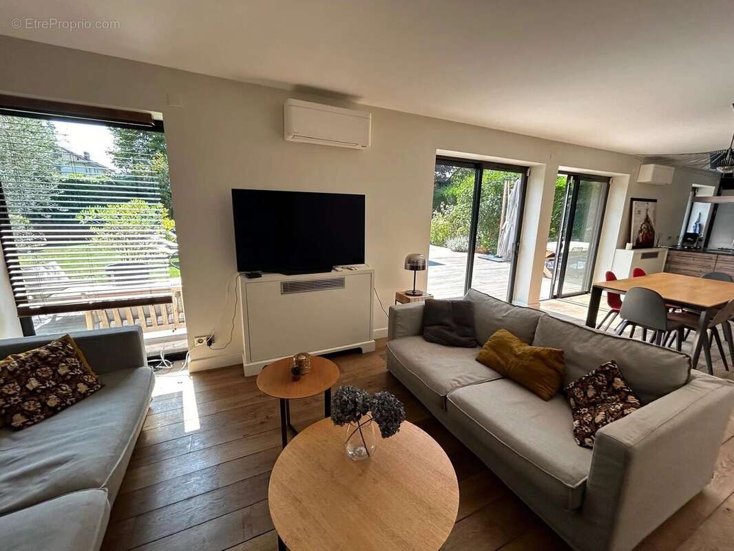 Maison à MONTMORENCY