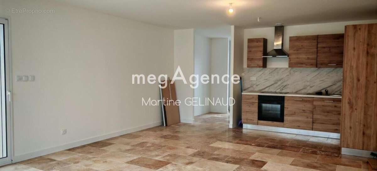 Maison 85 m² à Saintes  - photo 7
