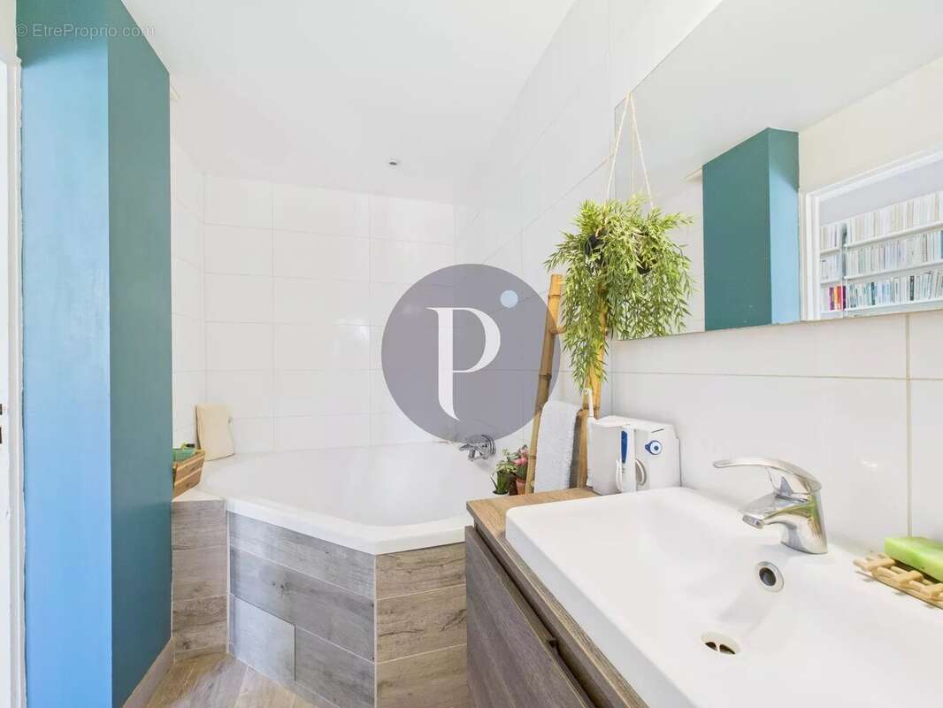 Maison à VERRIERES-LE-BUISSON