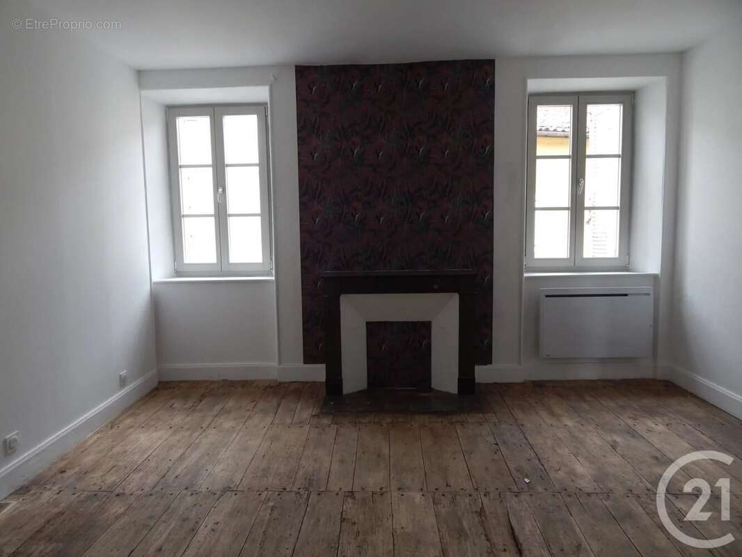 Maison à CHEF-BOUTONNE