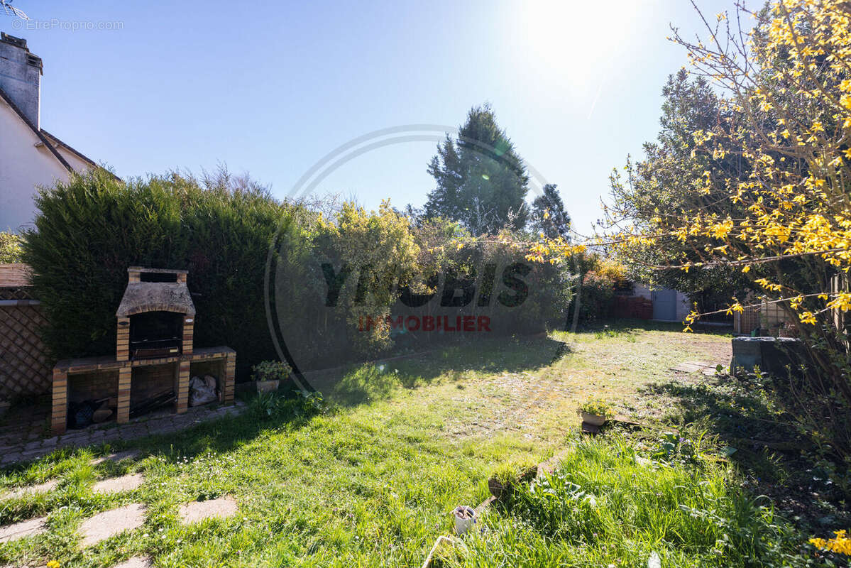 Maison à LES MUREAUX