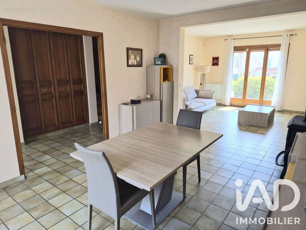 Maison 117 m² à Gagny  - photo 5