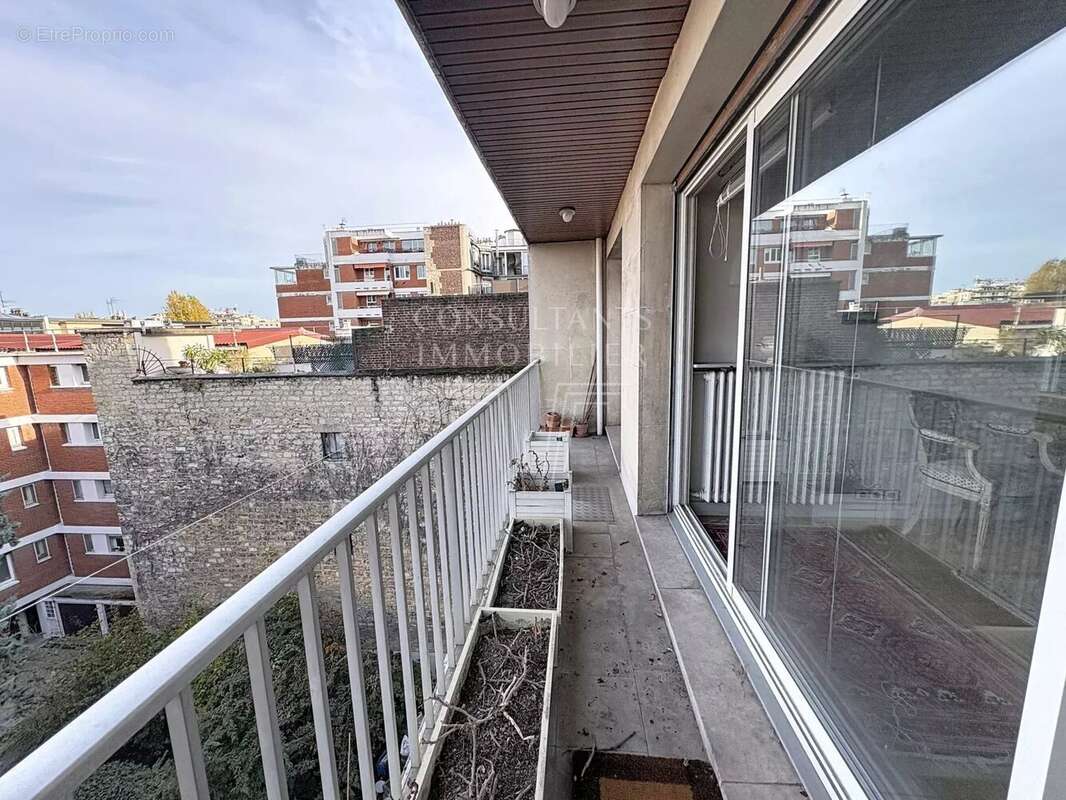 Appartement à NEUILLY-SUR-SEINE