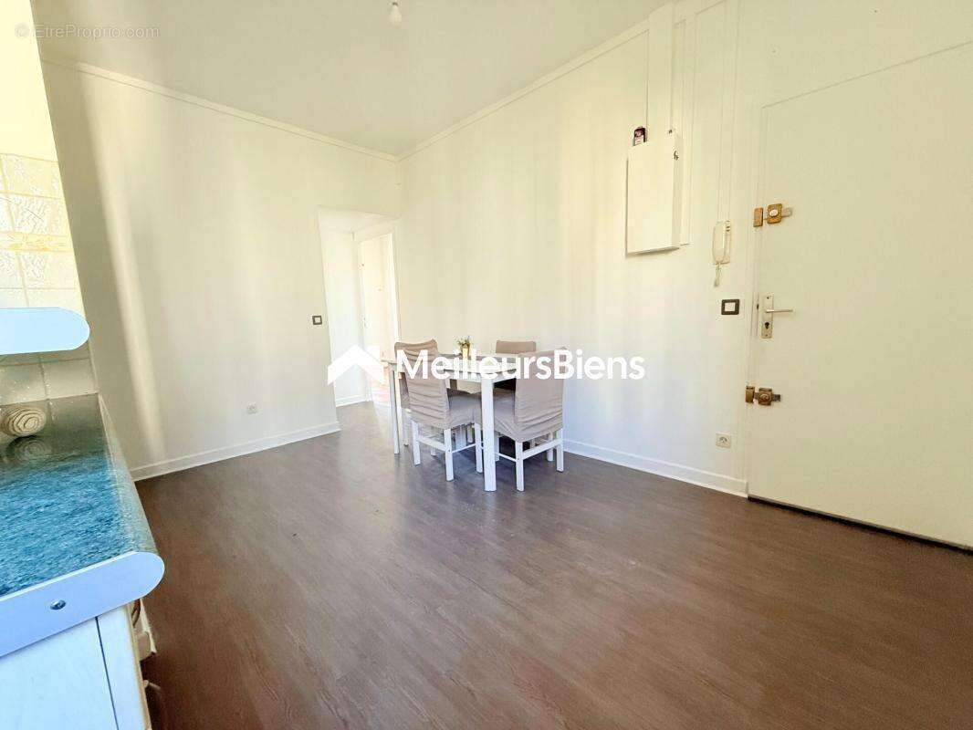 Appartement à PERSAN