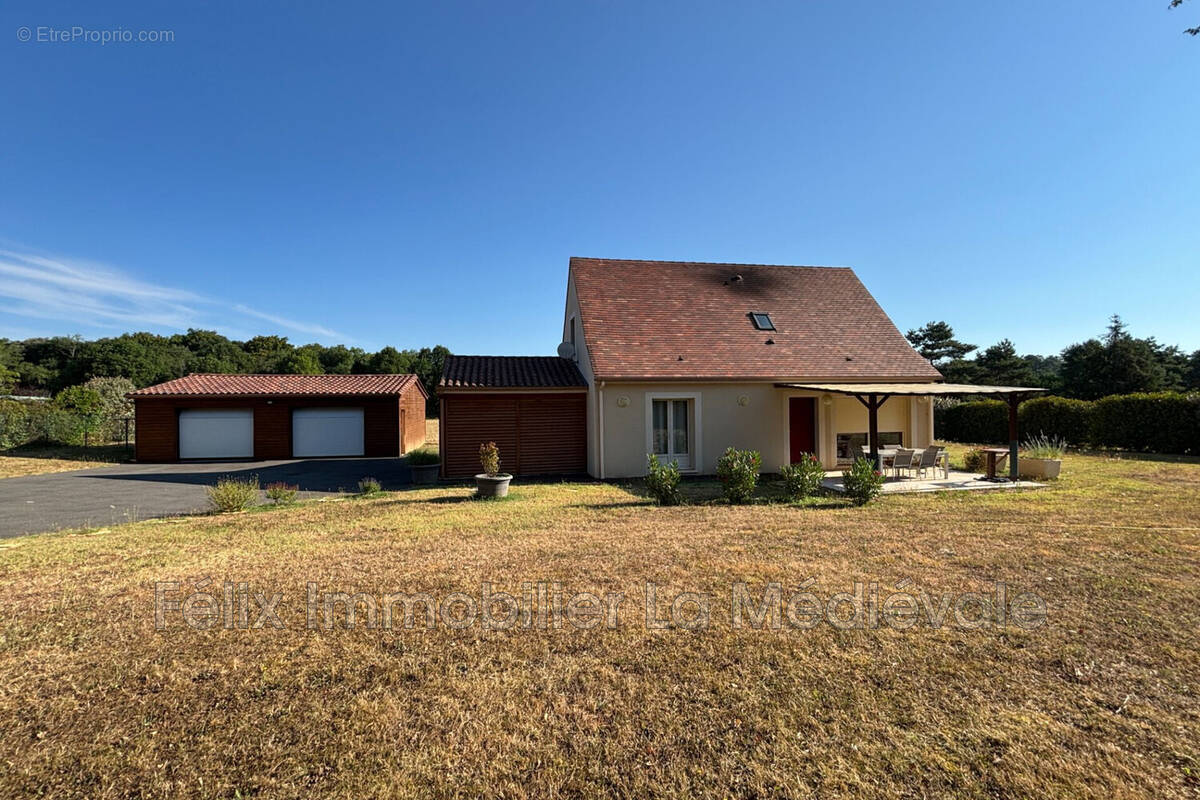 Maison à CARSAC-AILLAC
