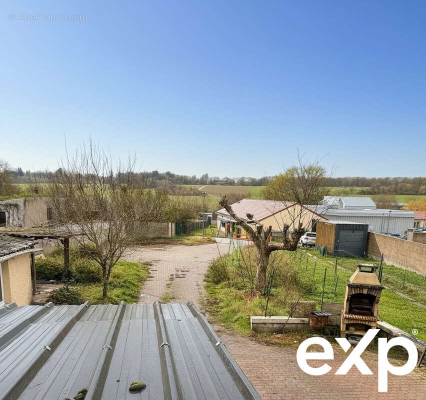 Commerce à CHAMPENOUX