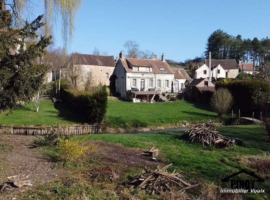 Rare   Maison 172 m2 avec rivière et grand terrain   vallée de l’Orvanne - photo 2