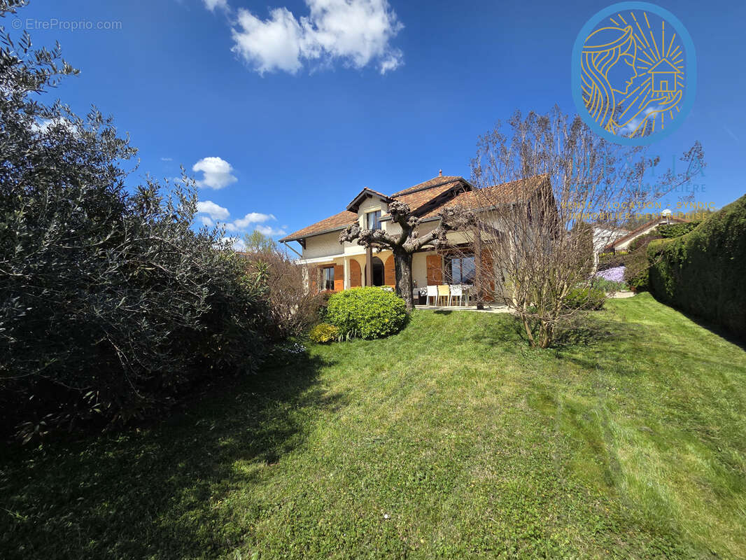 Maison à LA BUISSE