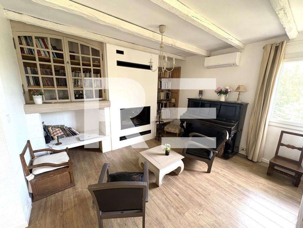 A vendre dans les hauteurs de nimes maison de 168 m² - photo 9
