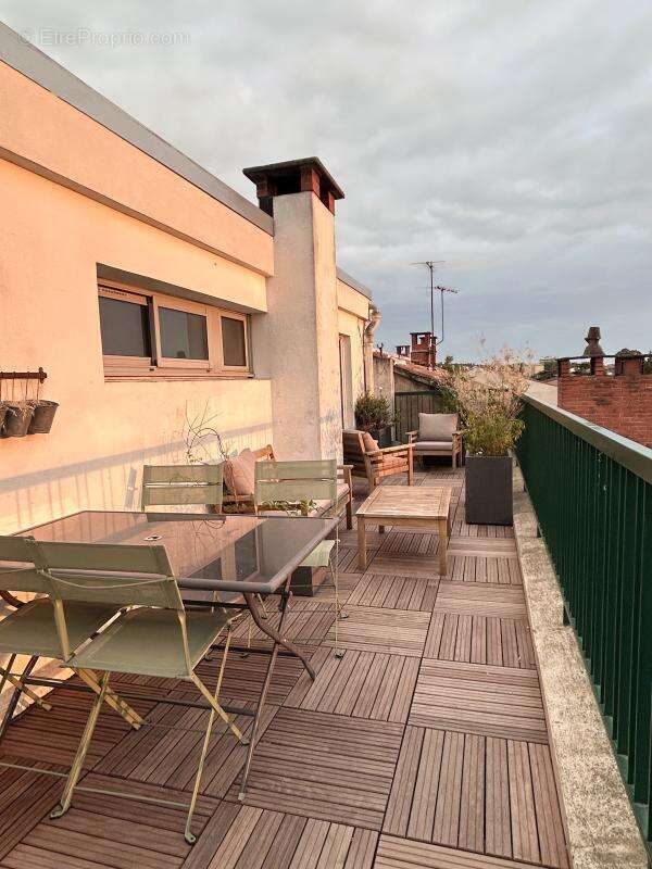 Magnifique T3 traversant avec grande terrasse – Le Busca - photo 9