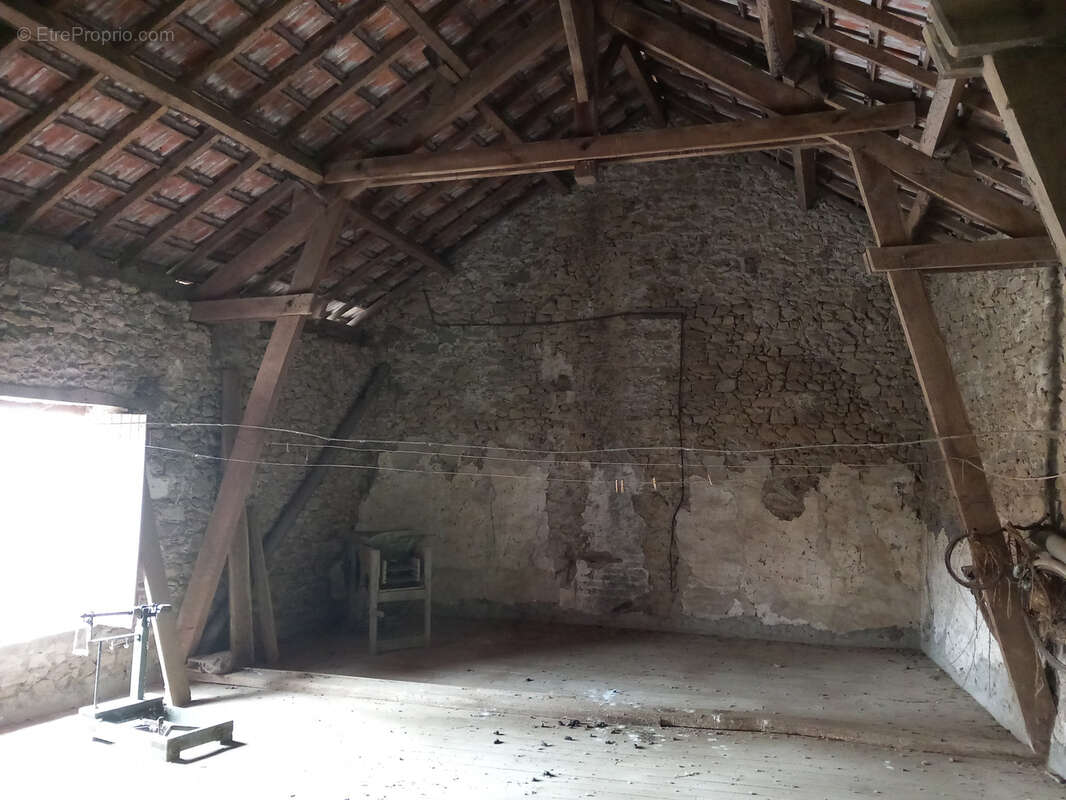 Maison à AZAT-CHATENET