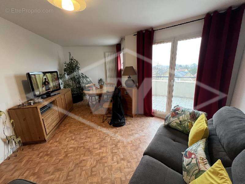 Appartement à MOISSY-CRAMAYEL