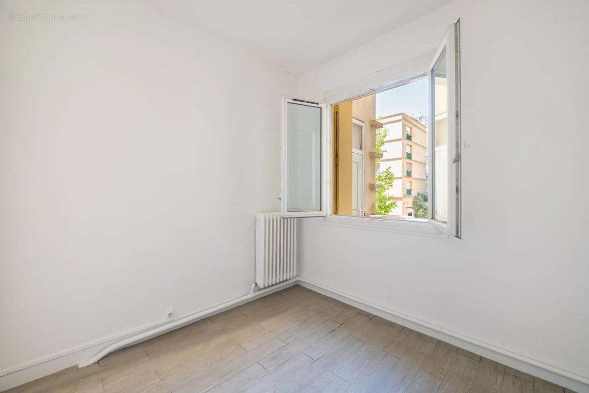 Appartement à MARSEILLE-2E