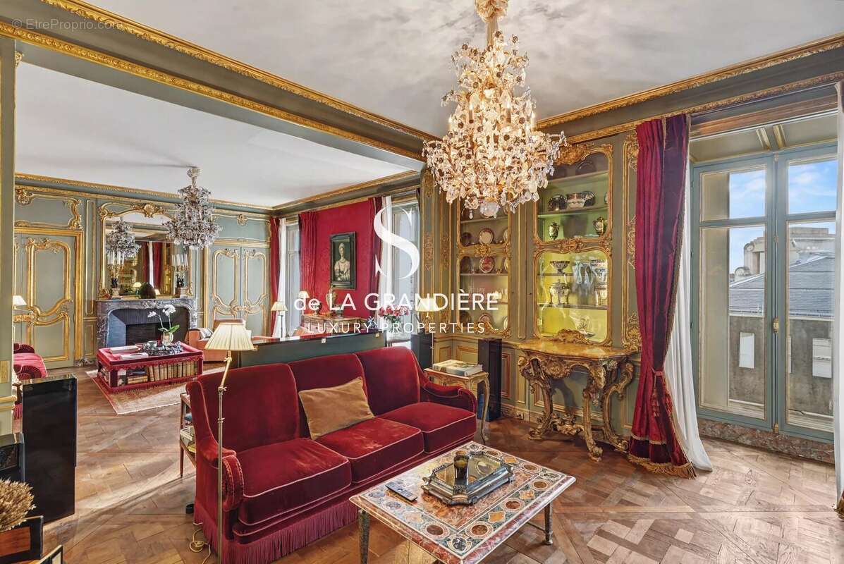 Appartement à PARIS-16E
