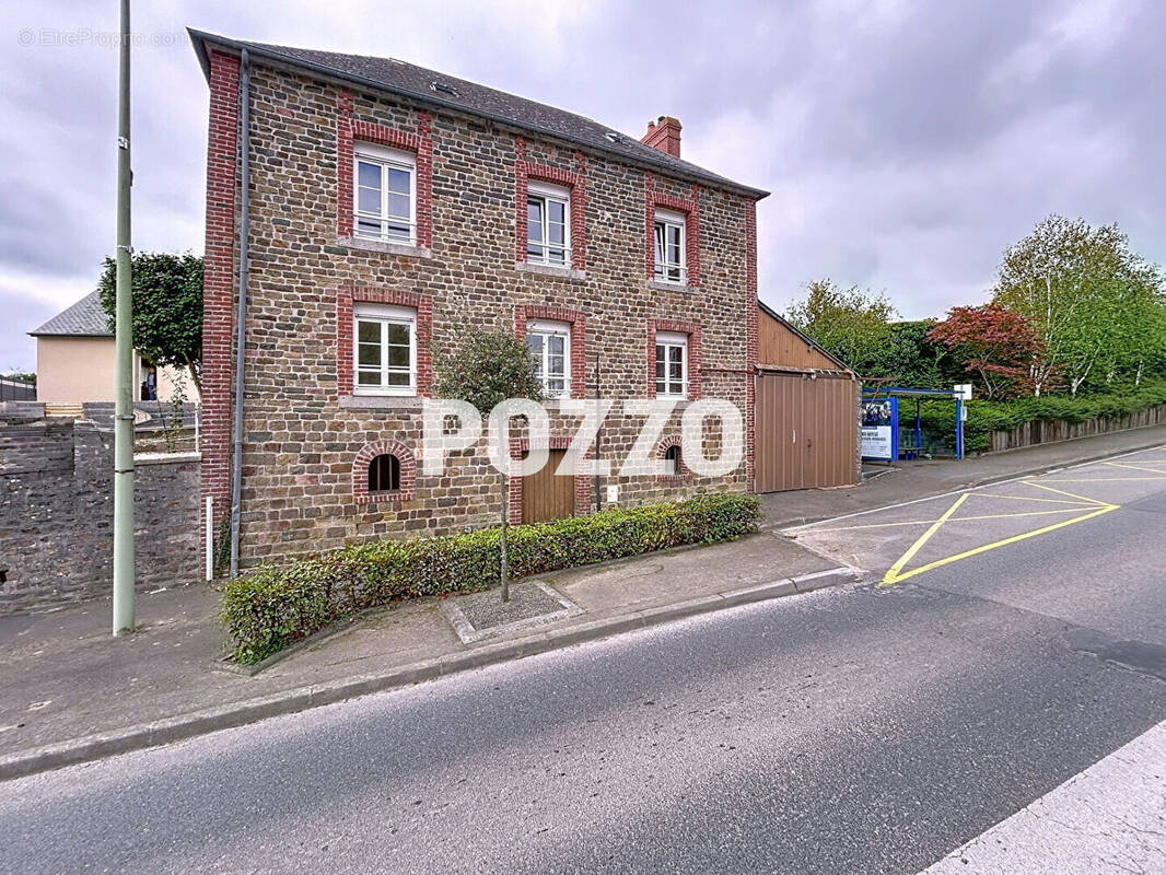 Maison à LE BENY-BOCAGE
