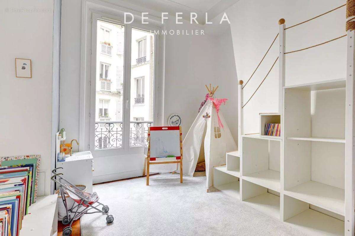 Appartement à PARIS-18E