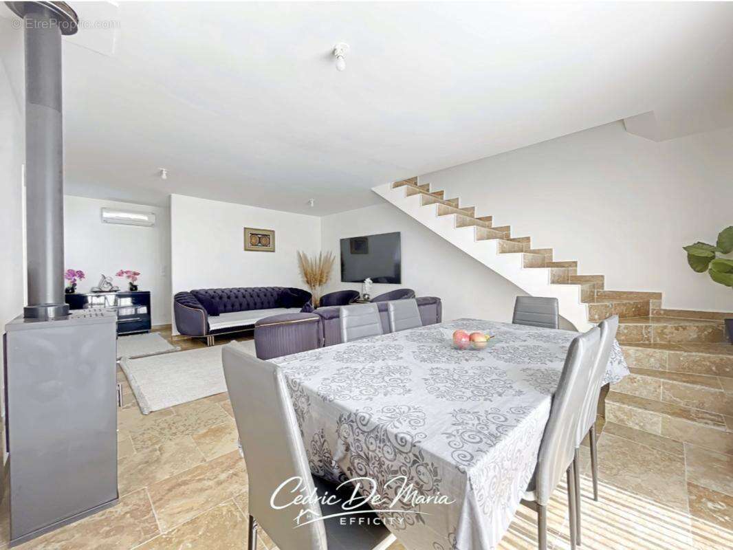 Maison à GINASSERVIS