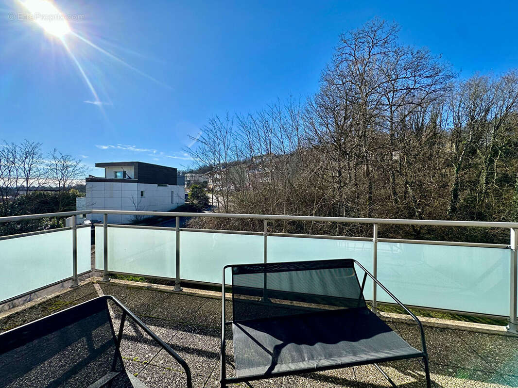 Dernier étage  : T3 avec garage et terrasse - Montboucons - photo 4