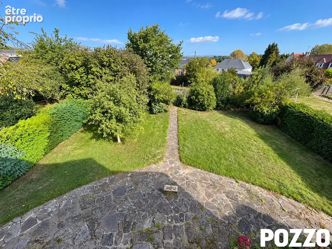 A Vendre - Saint Hilaire Du Harcouet - Maison 6 pièce(s) - CENTRE-VILLE - GARAGE - JARDIN - photo 2