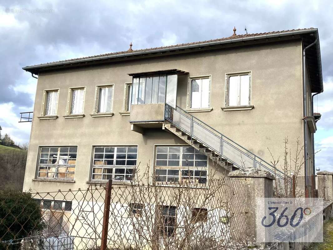 Maison à SAINT-LEGER-SOUS-LA-BUSSIERE