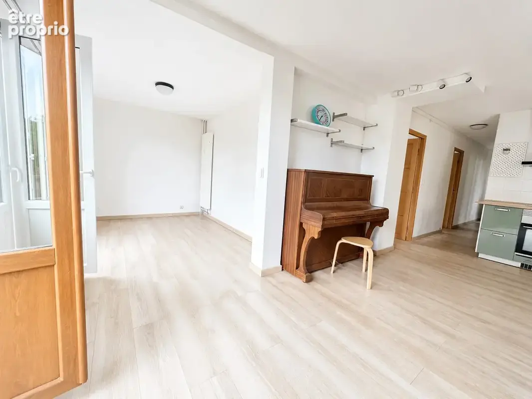 Appartement à SAINT-MAUR-DES-FOSSES
