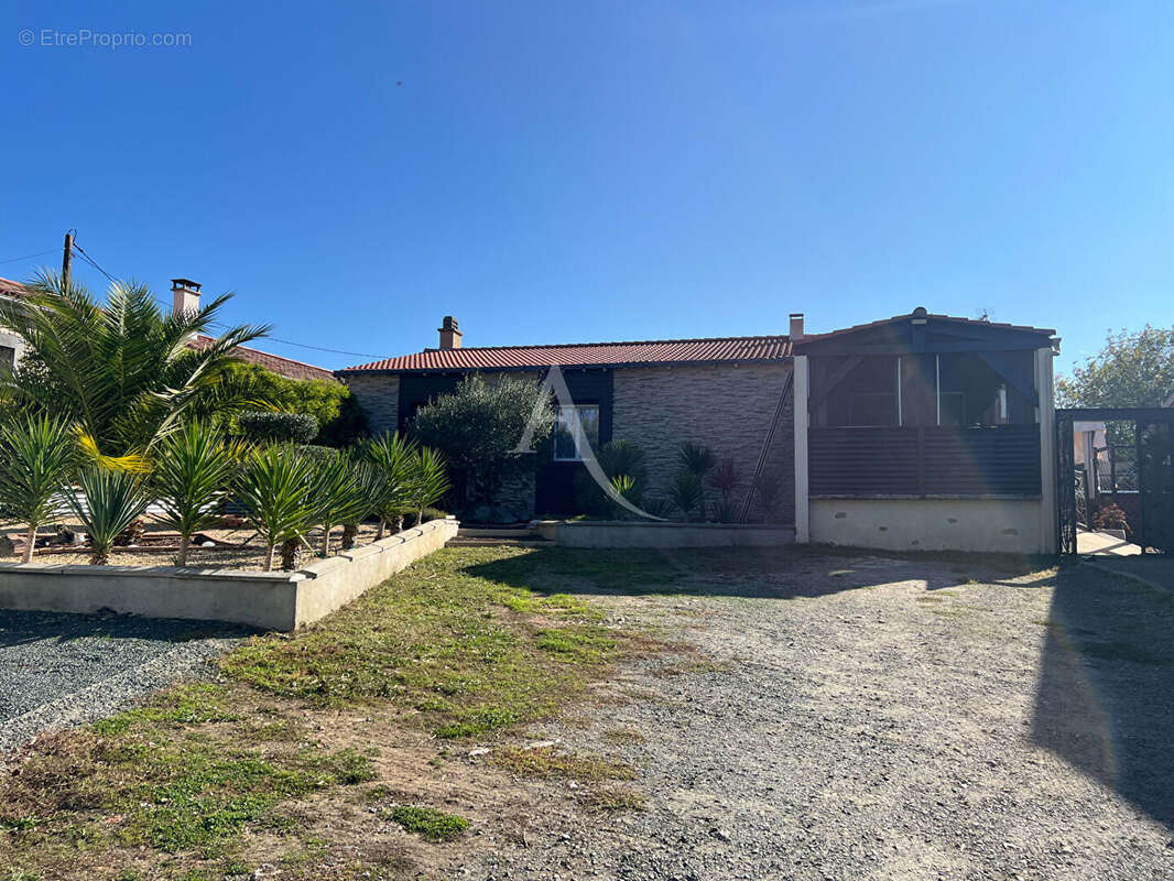 Maison à MOUZEUIL-SAINT-MARTIN