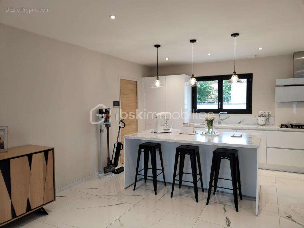 Maison à MALEMORT-DU-COMTAT