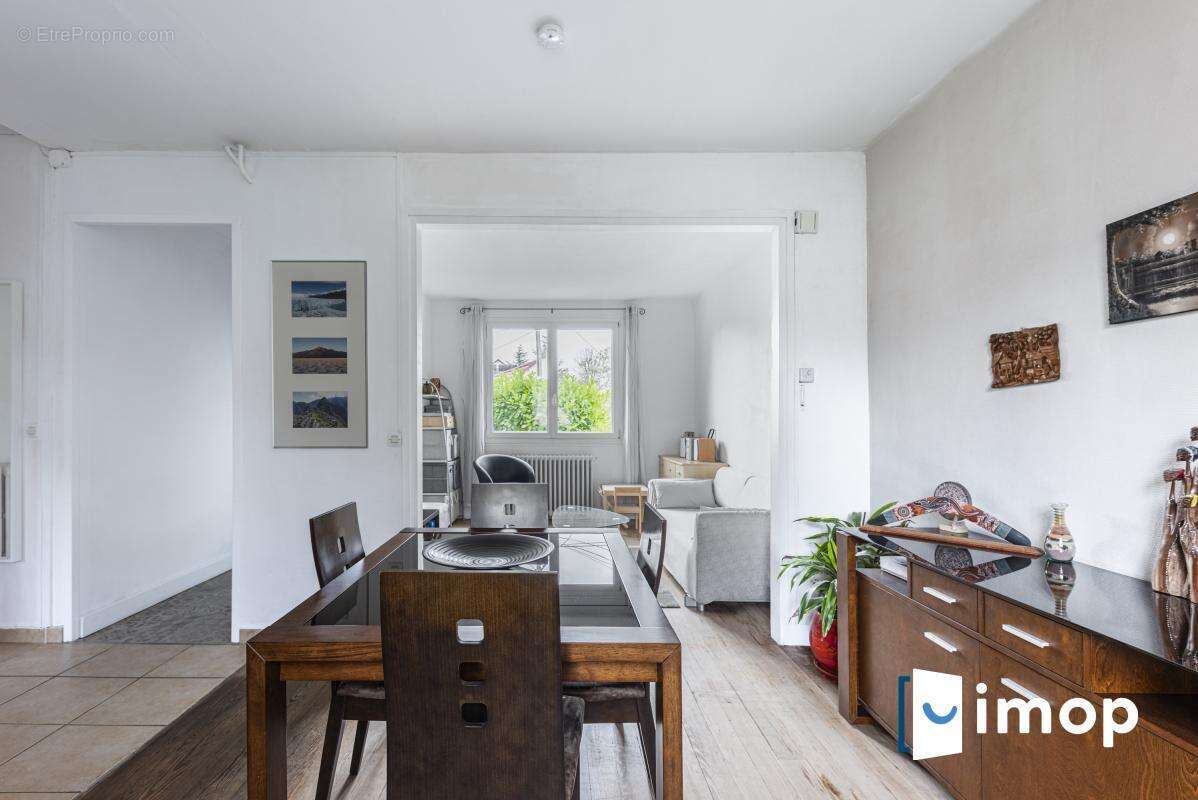 Maison à SAINT-MAUR-DES-FOSSES