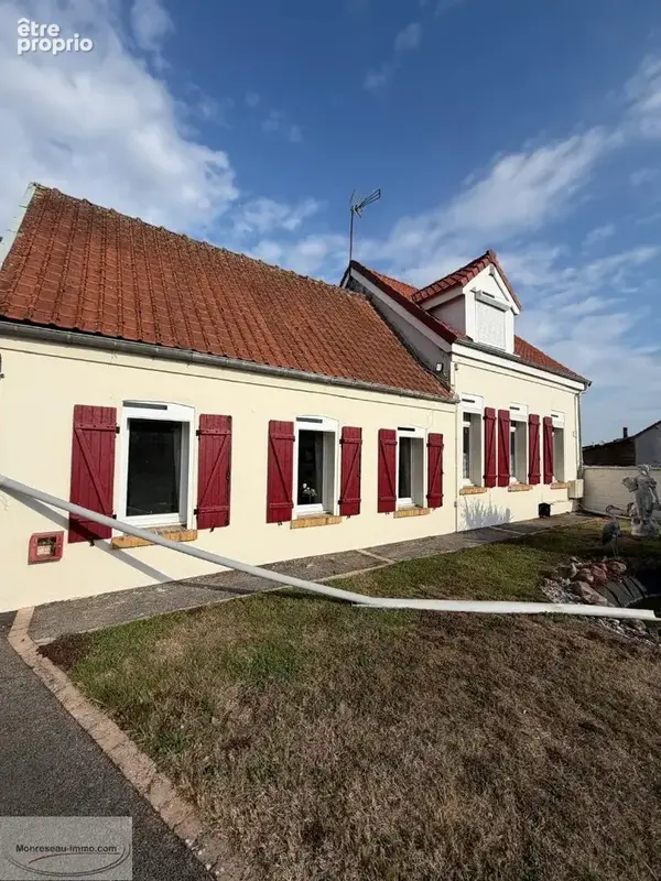 Maison à MONTBREHAIN