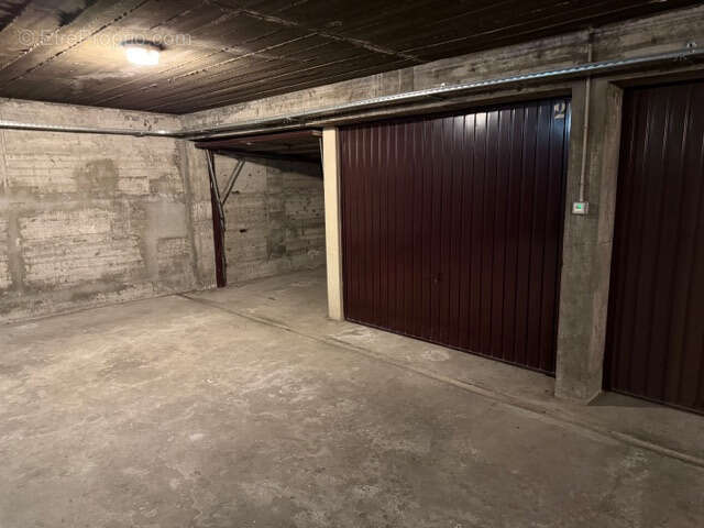 Clermont Ferrand pradelle T5 de 96 m2, 3 chambres, balcon, séjour double, sdb, cuisine équipée libre, parking - photo 15