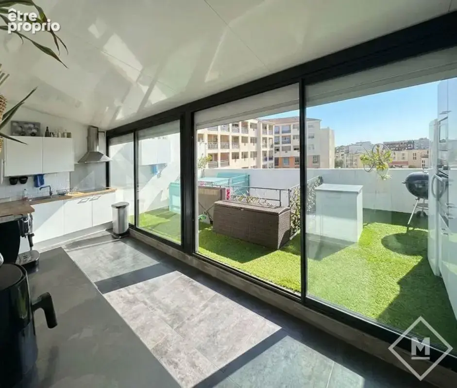 Appartement moderne 101m² Marseille 8ème garage terrasse et climatisation - photo 2