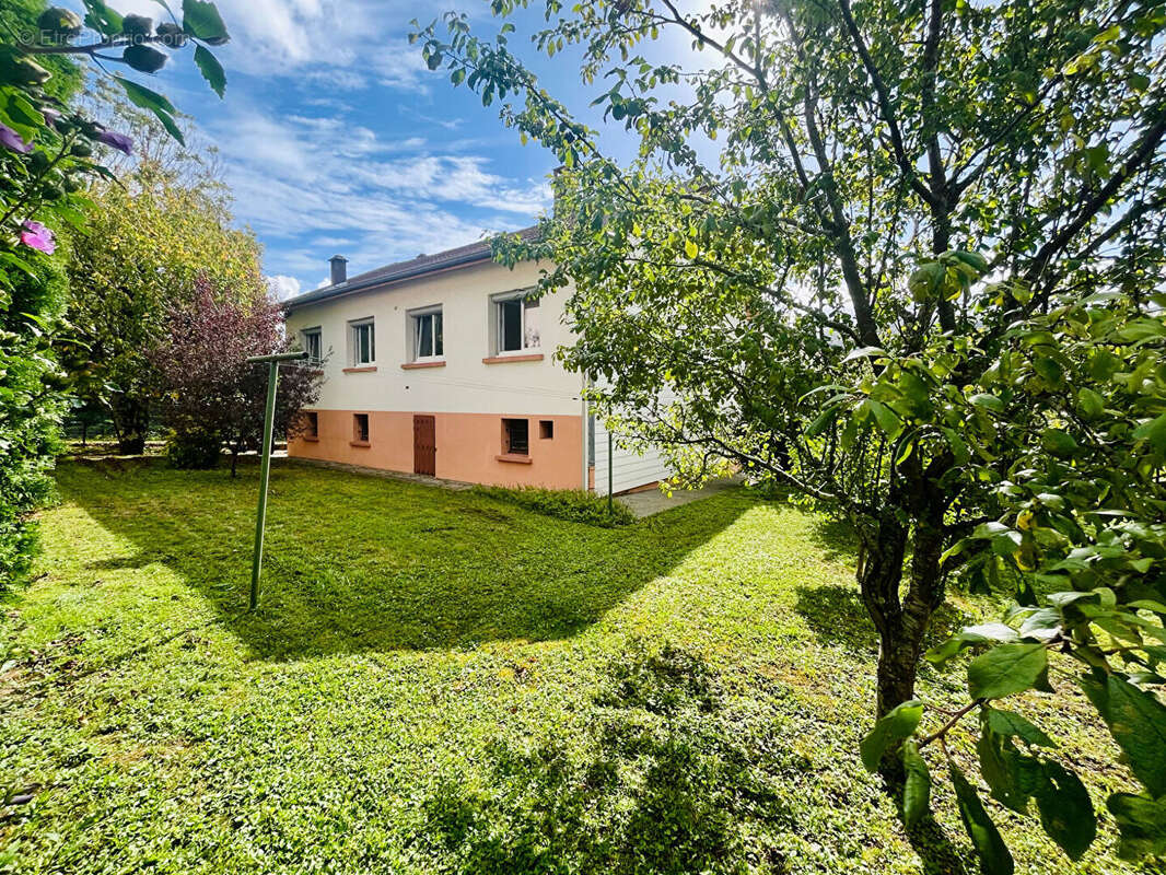 Maison à ROCHE-LEZ-BEAUPRE