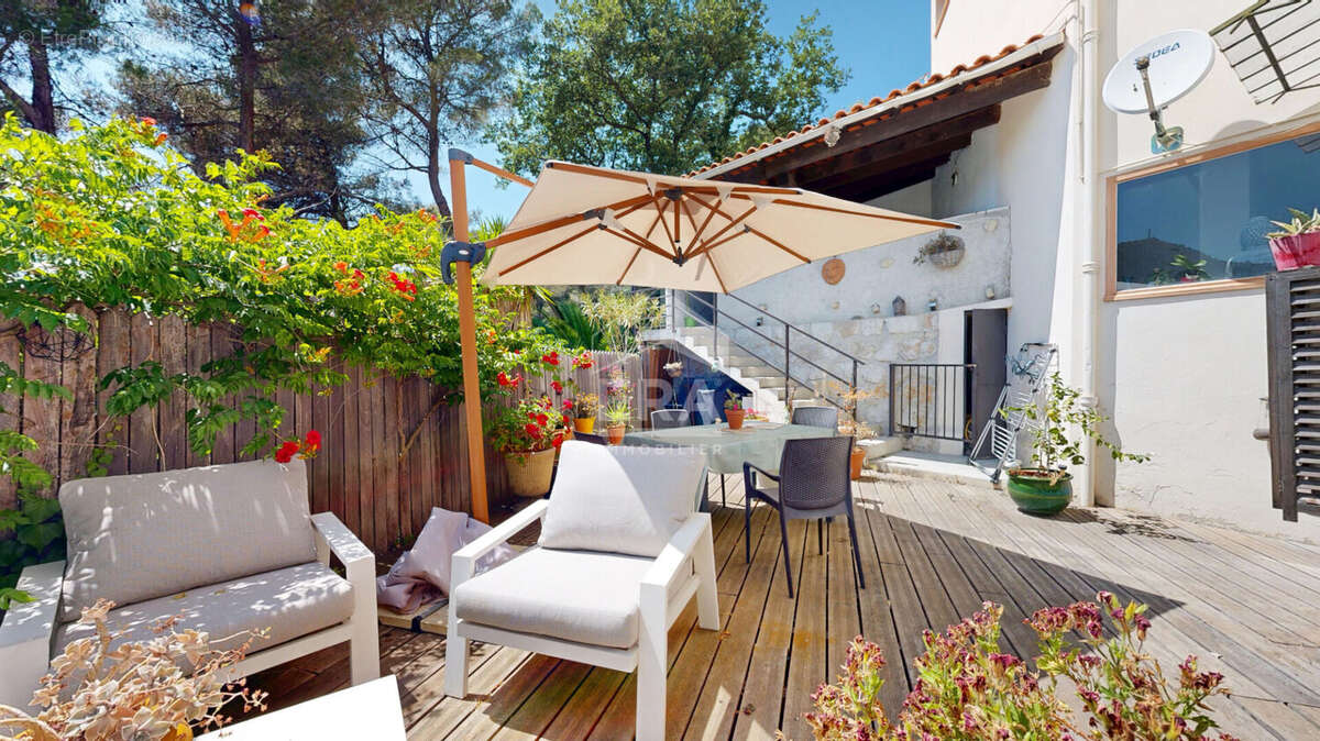 Appartement à TOURRETTE-LEVENS