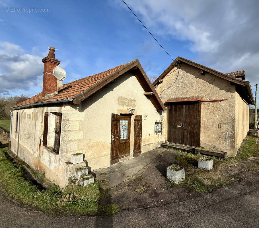 Maison à BLANNAY
