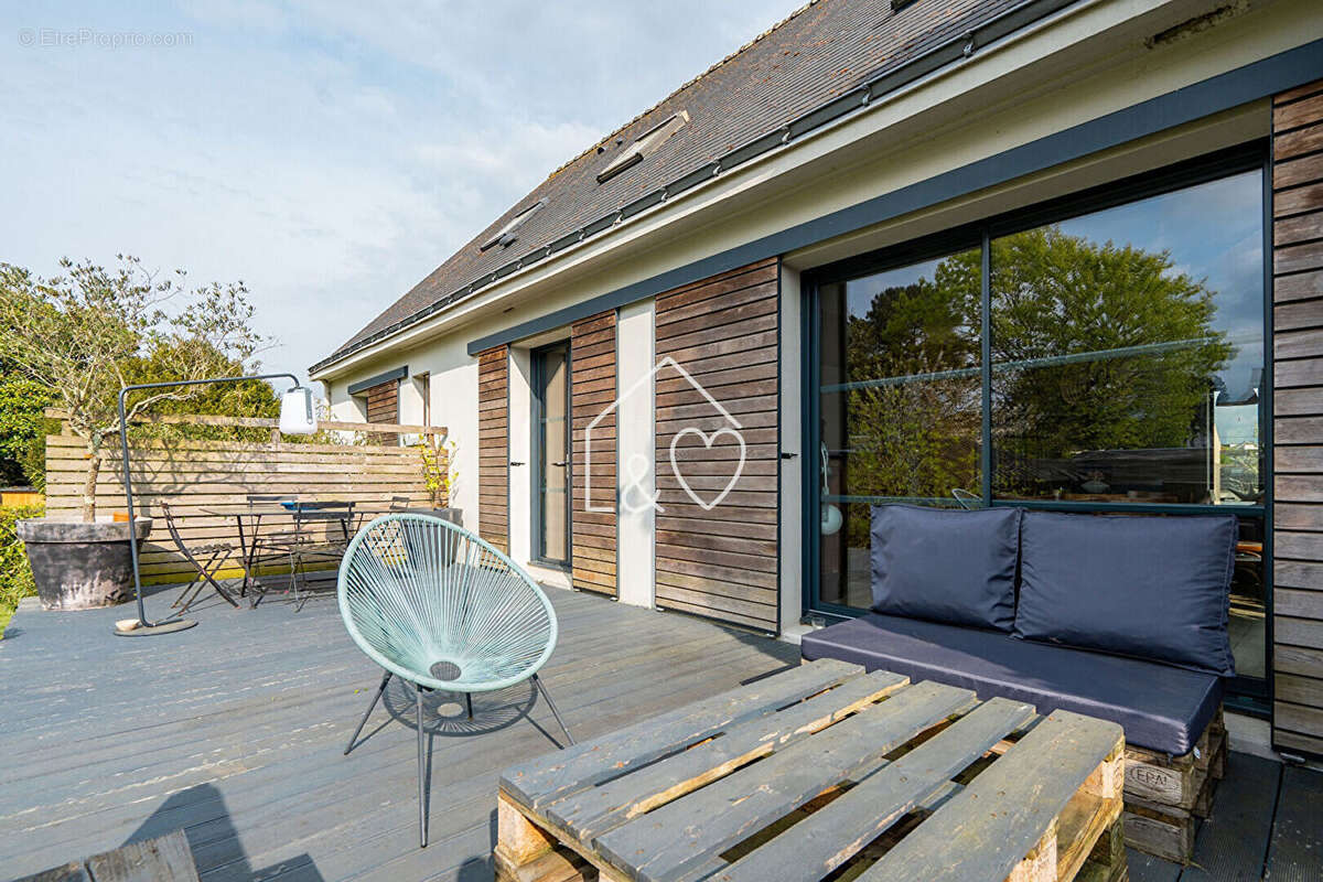 Maison à SAINT-ETIENNE-DE-MONTLUC