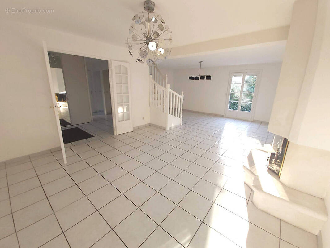 Maison à NEUILLY-PLAISANCE