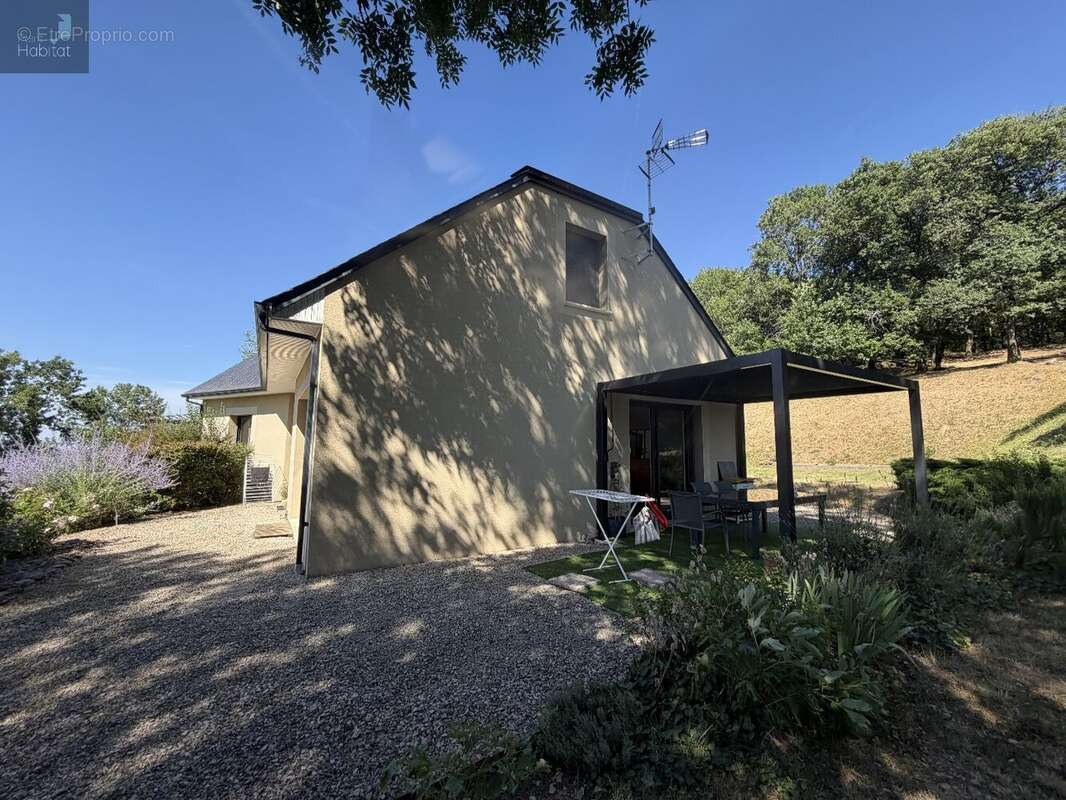 Maison T5 Rieupeyroux 3000m2 de terrain - photo 8