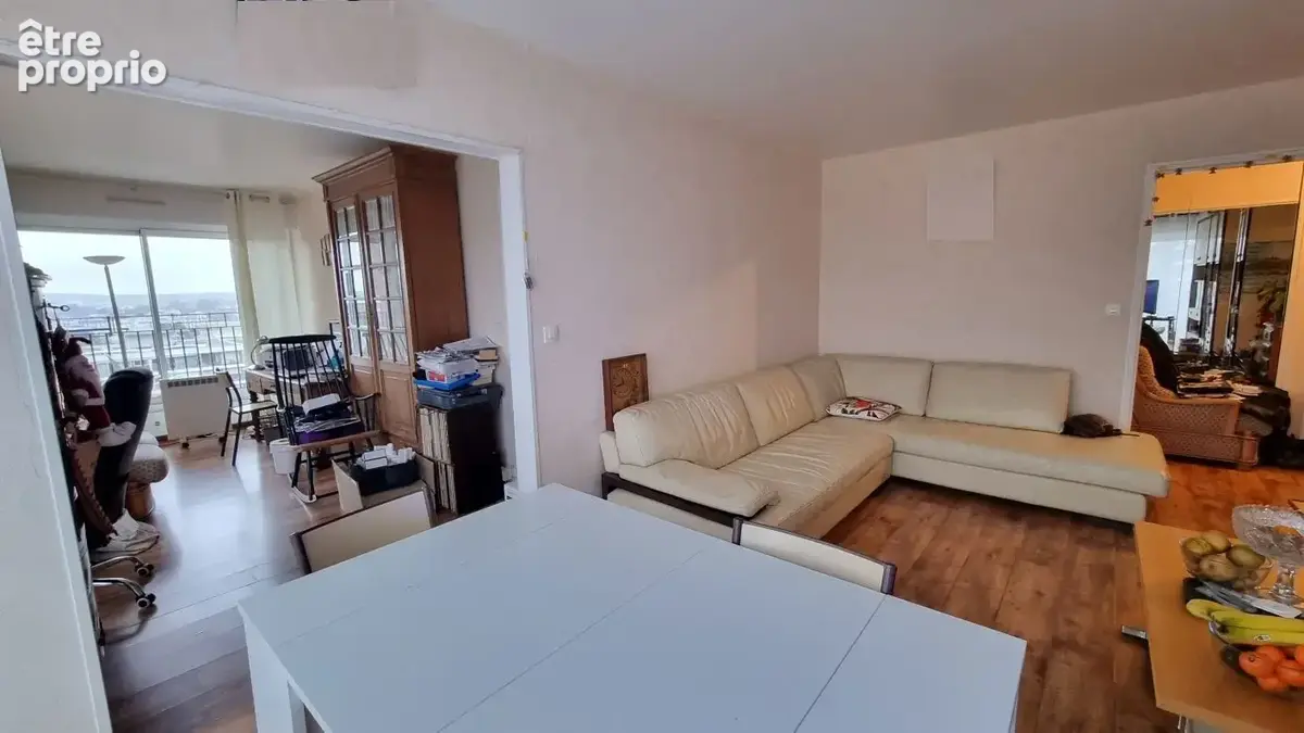 Lumineux appartement 5 pièces - vendu occupé - au dernier étage avec vue dégagée - photo 2