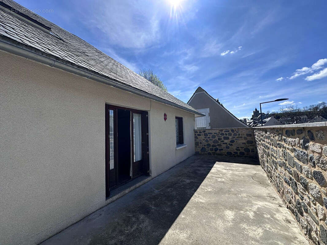 Appartement à LAGUIOLE