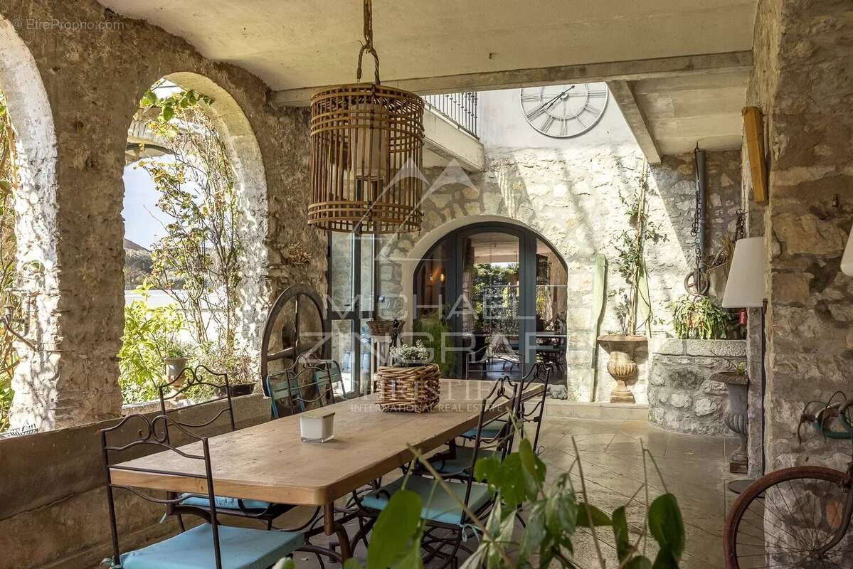 Maison à LA COLLE-SUR-LOUP