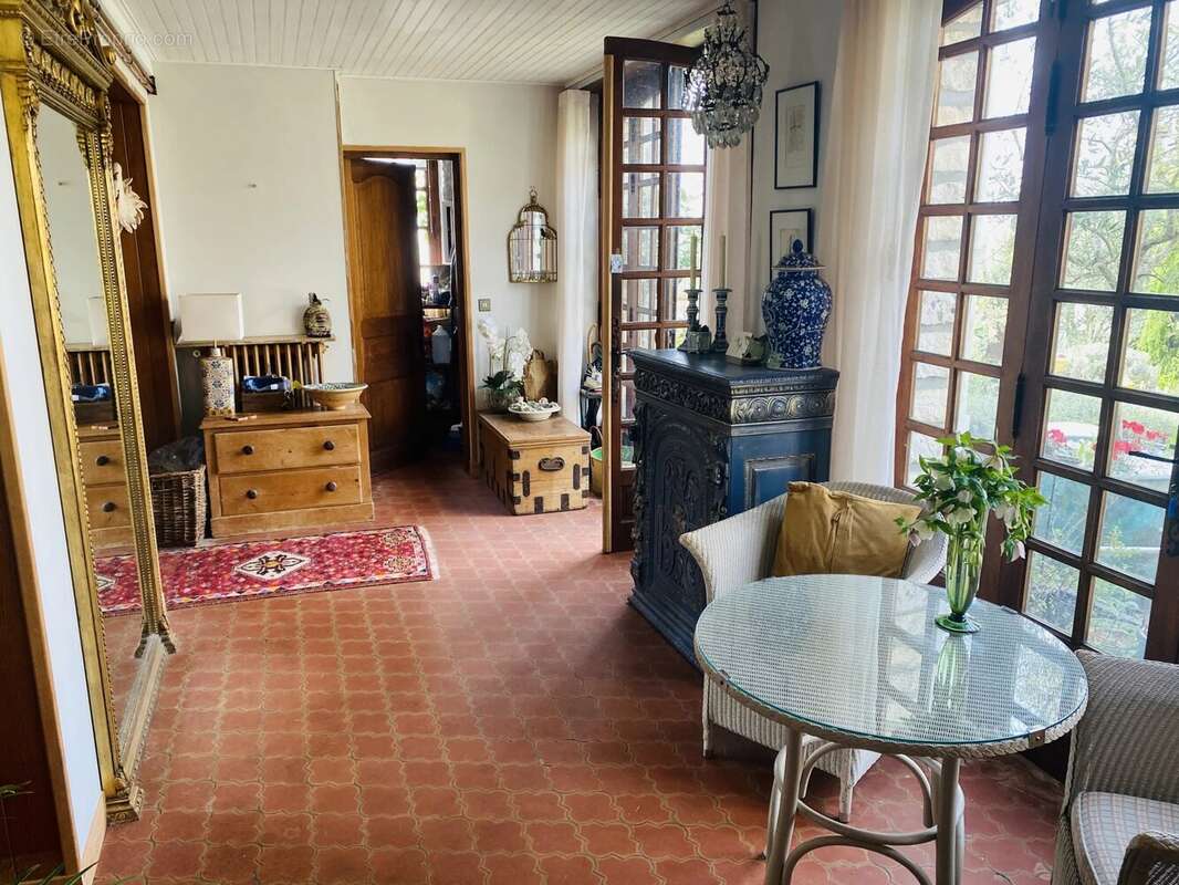 Maison à VILLEBOIS-LAVALETTE